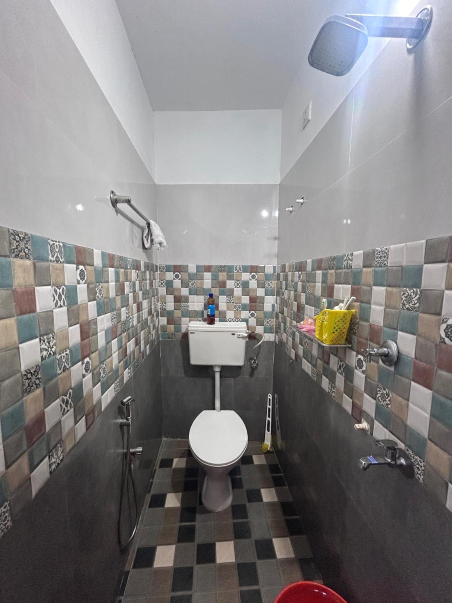 Chaithritha Ladies Homestay Thiruvananthapuram Exteriör bild