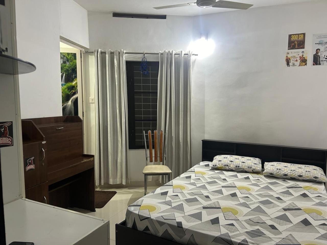Chaithritha Ladies Homestay Thiruvananthapuram Exteriör bild