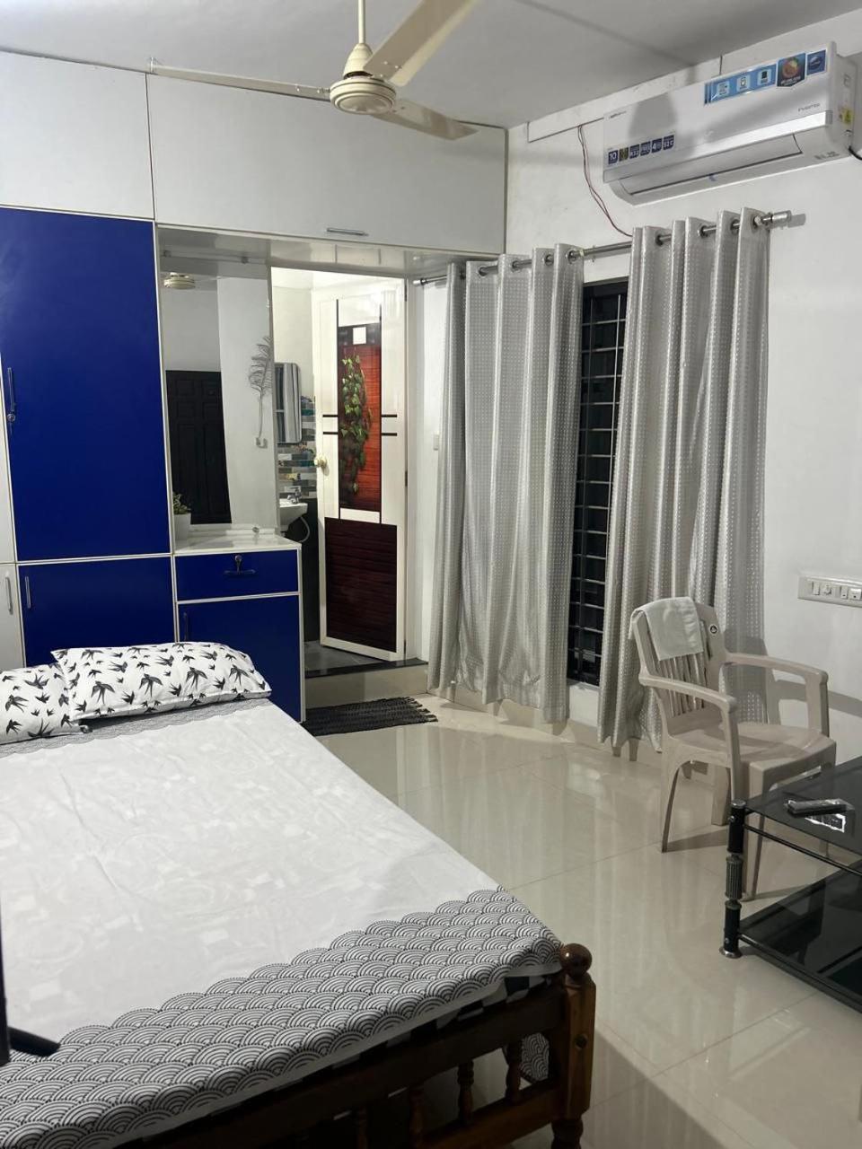 Chaithritha Ladies Homestay Thiruvananthapuram Exteriör bild