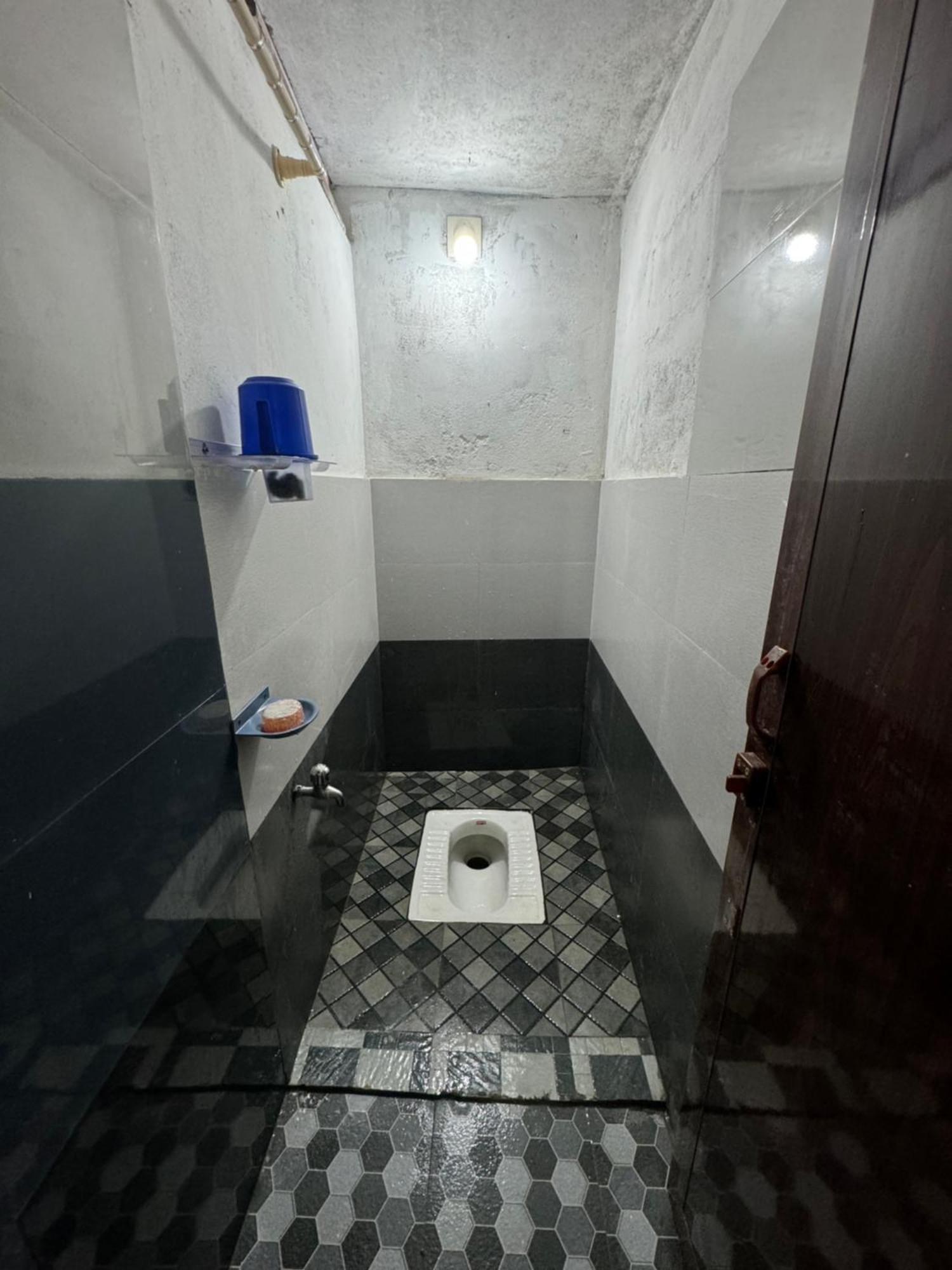 Chaithritha Ladies Homestay Thiruvananthapuram Exteriör bild