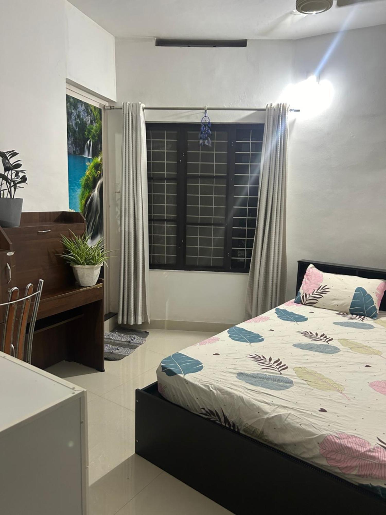 Chaithritha Ladies Homestay Thiruvananthapuram Exteriör bild
