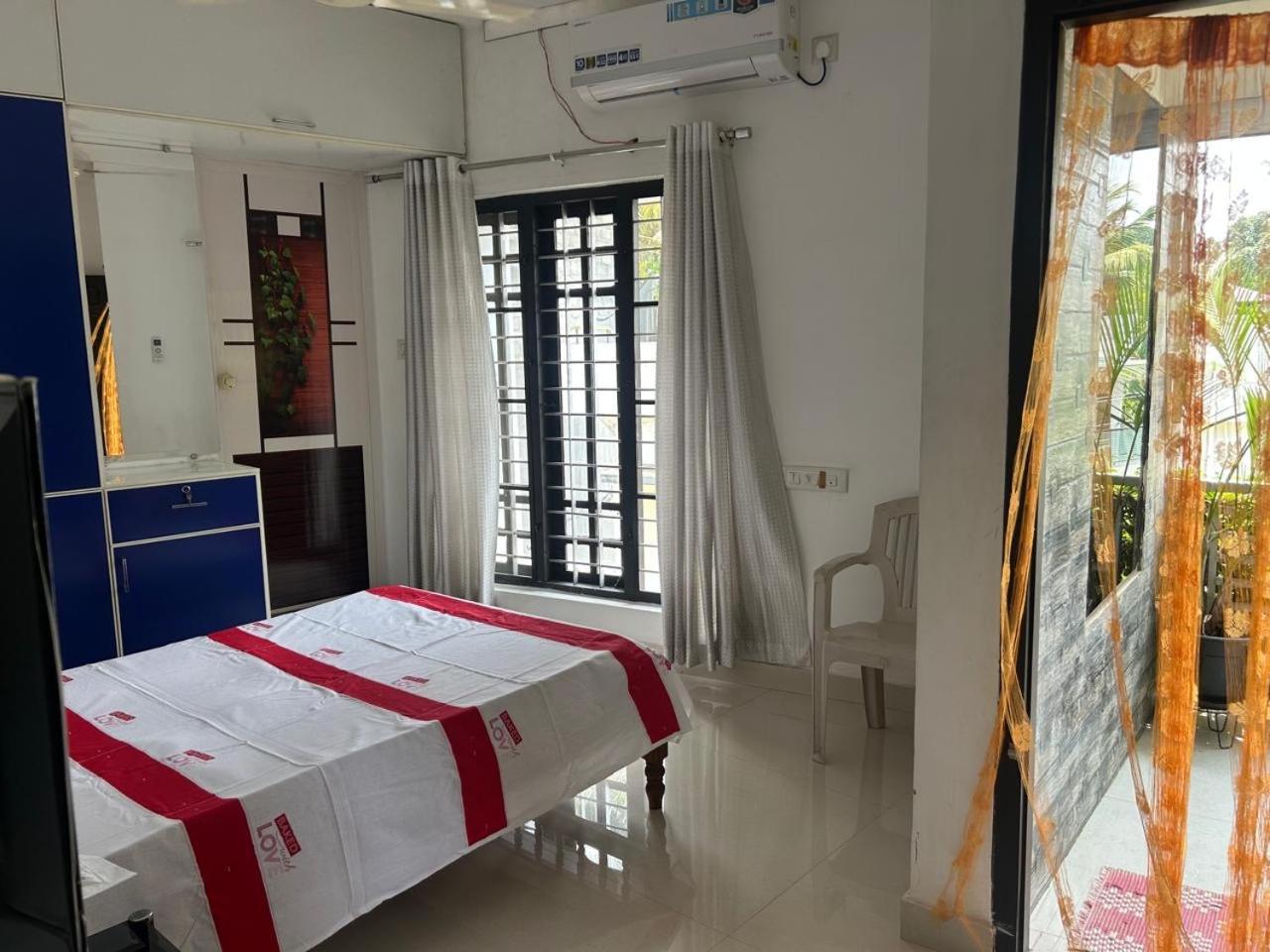 Chaithritha Ladies Homestay Thiruvananthapuram Exteriör bild